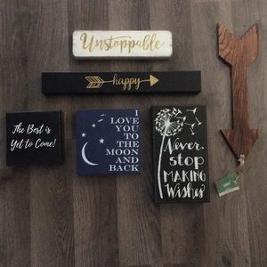 Set of six decorative items